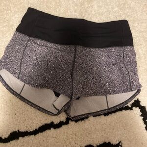 Lululemon Black and White high waist Speed up Shorts 2.5”